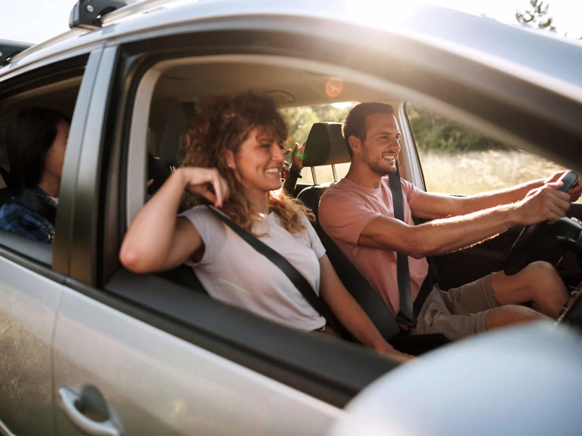 Happy Family in a Rust-free Car - Rustproofing Treatment Service | Point S · Pneus et Mécanique Sainte-Catherine